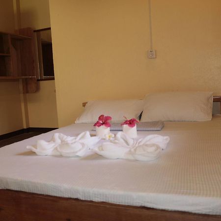 Siargao Pesangan Surfcamp Hotel מראה חיצוני תמונה